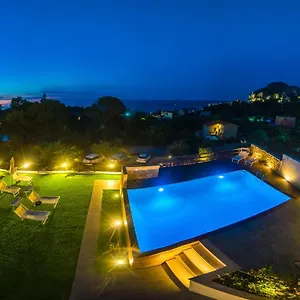 Pater Meus Aparthotel